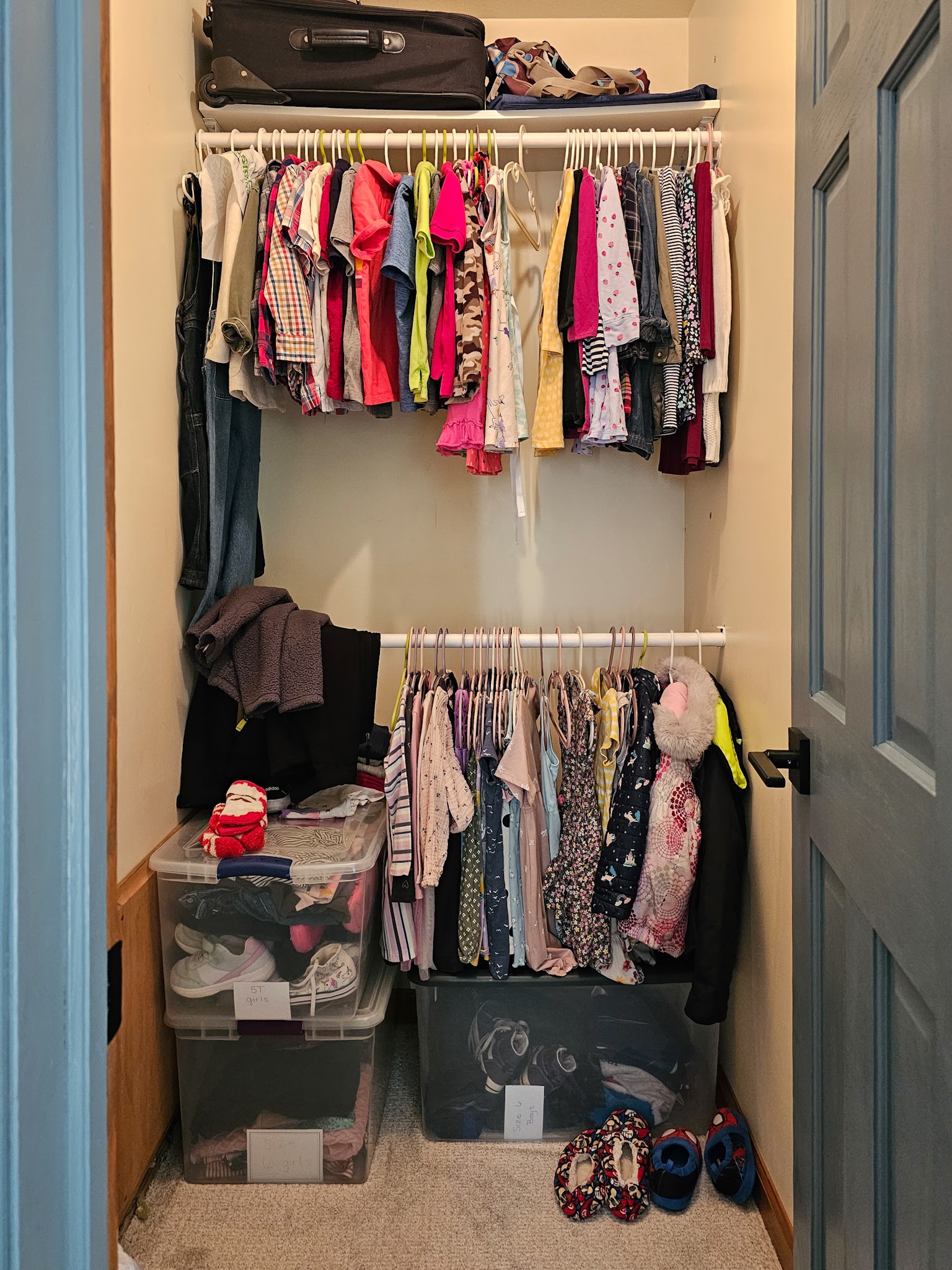 Reveal: The Kids' Closet is finished! – simplify the chaos